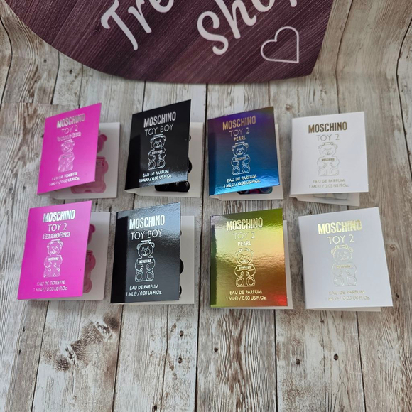 Moschino Sample Set - Picture 1 of 2